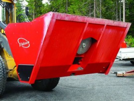 Maşină de împrăştiat cu disc şi auto-încărcare TSA 1500 - 0